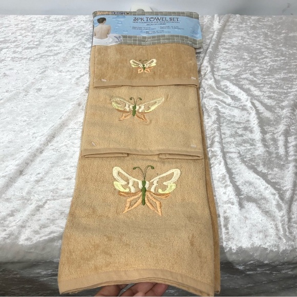 Other - Bathroom towel set 3 pack embroidered butterflies 100% cotton